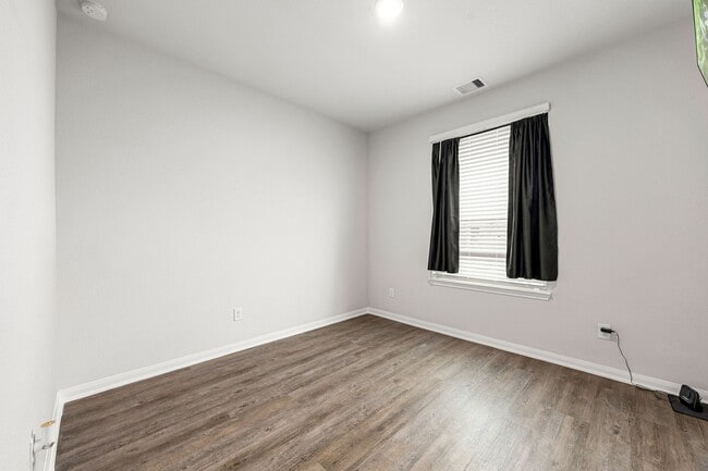 Photo - 11323 Cora Ln