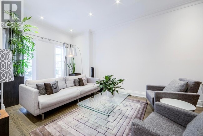 Photo - 190 Bedford Rd