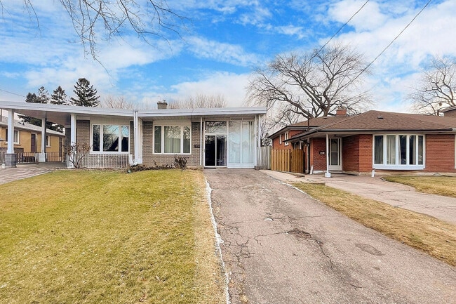 Photo - 20 Niantic Crescent