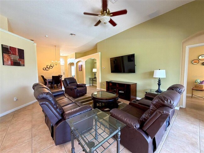 Photo - 8127 Fan Palm Way