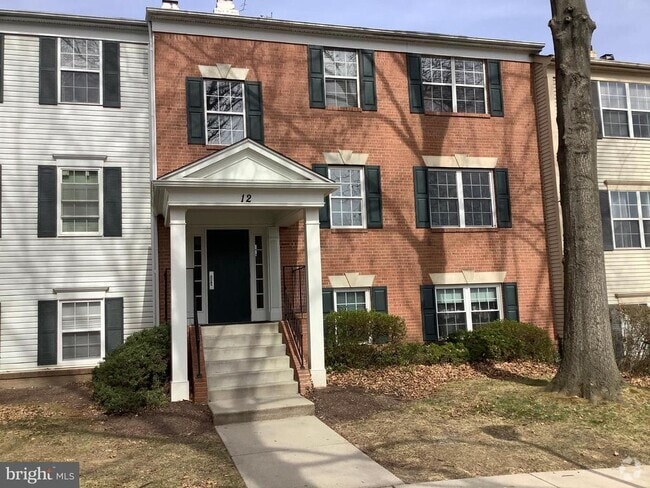 Building Photo - 12 Normandy Square Ct Unit 3AD Rental