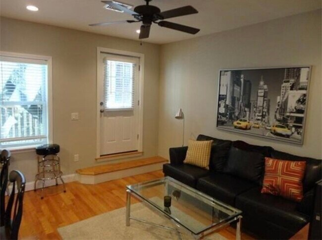 Photo - 100 Old Harbor St Unidad 2