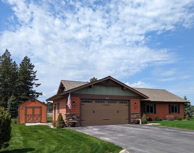 Building Photo - 117 Whispering Meadows Trail