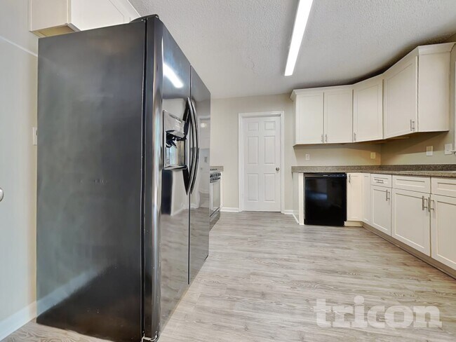 Photo - 1444 Riverwood Ct