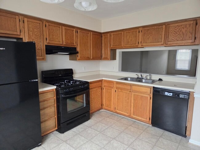 Photo - 1615 Mantane Arch