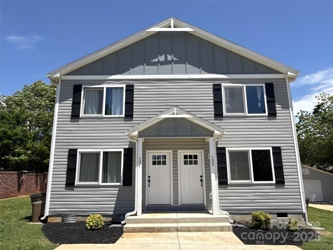Photo - 133 Openview Dr House