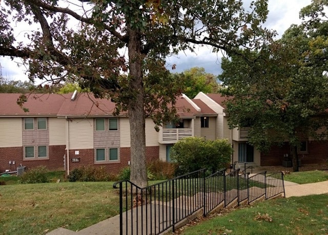 32 Woodglen Apartment Unit B-18
