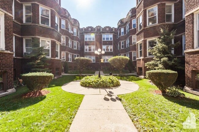 Building Photo - 1 bedroom in Chicago IL 60657 Unit 2S Rental