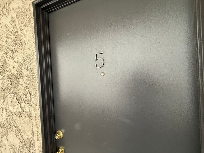 3735 S Canfield Ave Unit 5