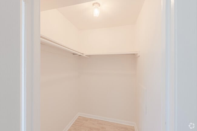 2 BR, 2 BA