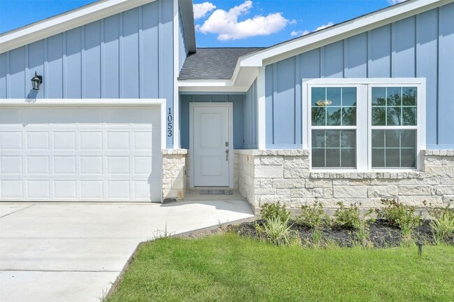 Photo - 1053 Rd 5740