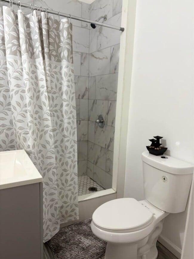 Photo - 1507 Centre St Unit 1