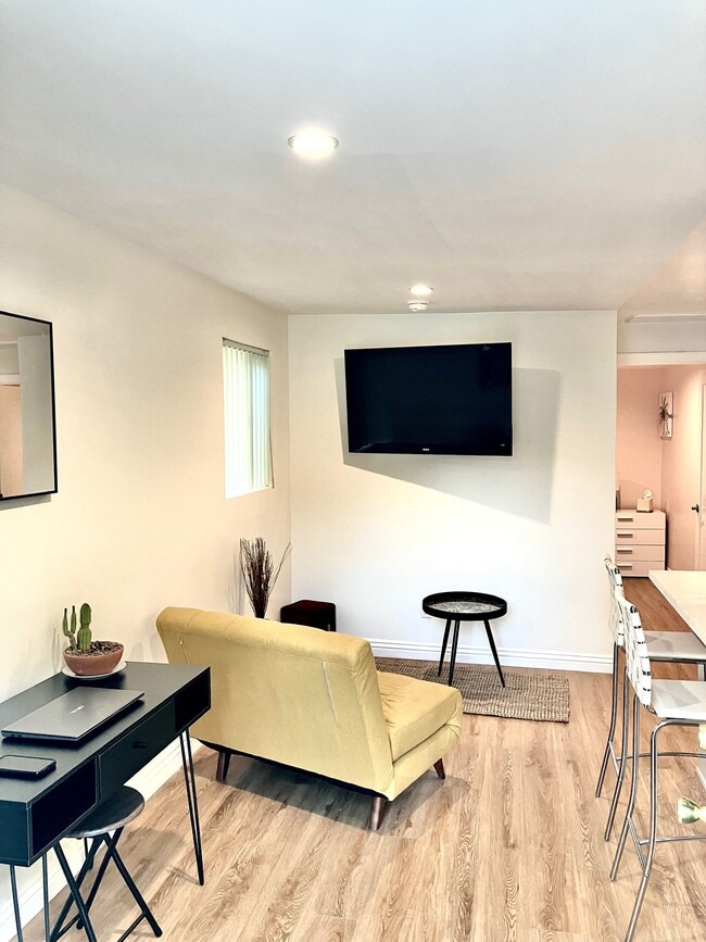 Aspecto inicial de la entrada a la casa - 2259 Cooley Pl