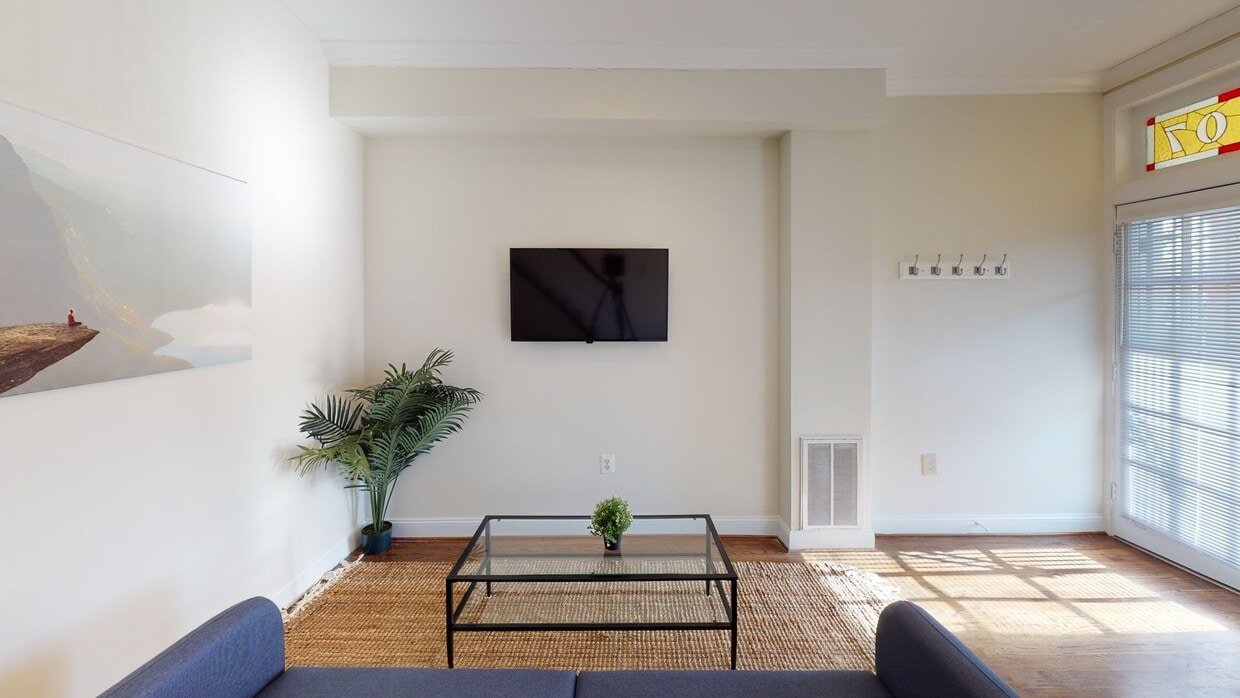 Photo - Private bedroom in 3 bed/2.5 bath Home