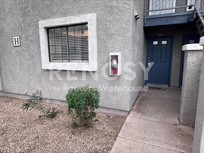Photo - Ideal 2 Br 2 Ba Condo Near the 51 and Greenway in North Phoenix
