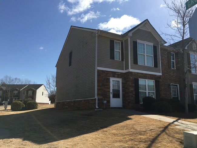 Two story Townhouse in Hampton - Two story Townhouse in Hampton