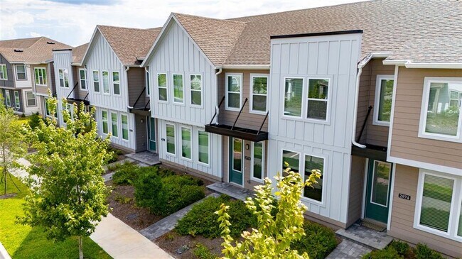 Photo - 2970 Voyager Ave