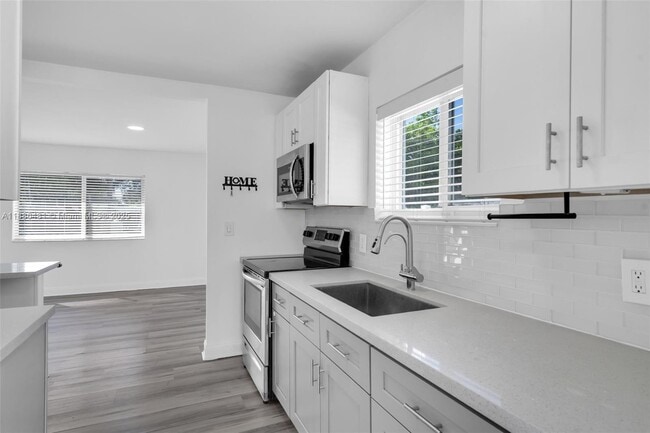 Photo - 1325 N 26th Ave