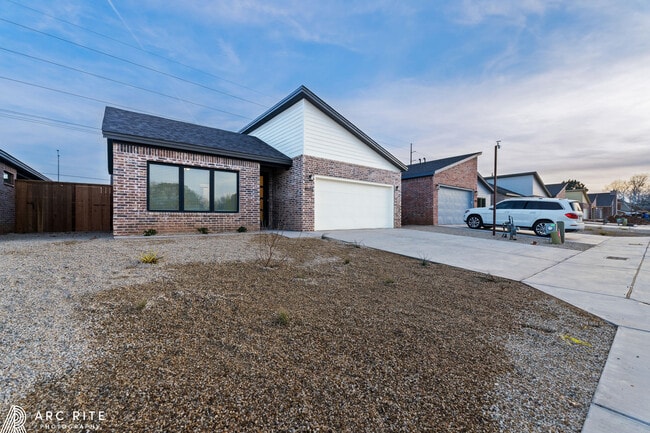 Building Photo - 4523 22nd Pl