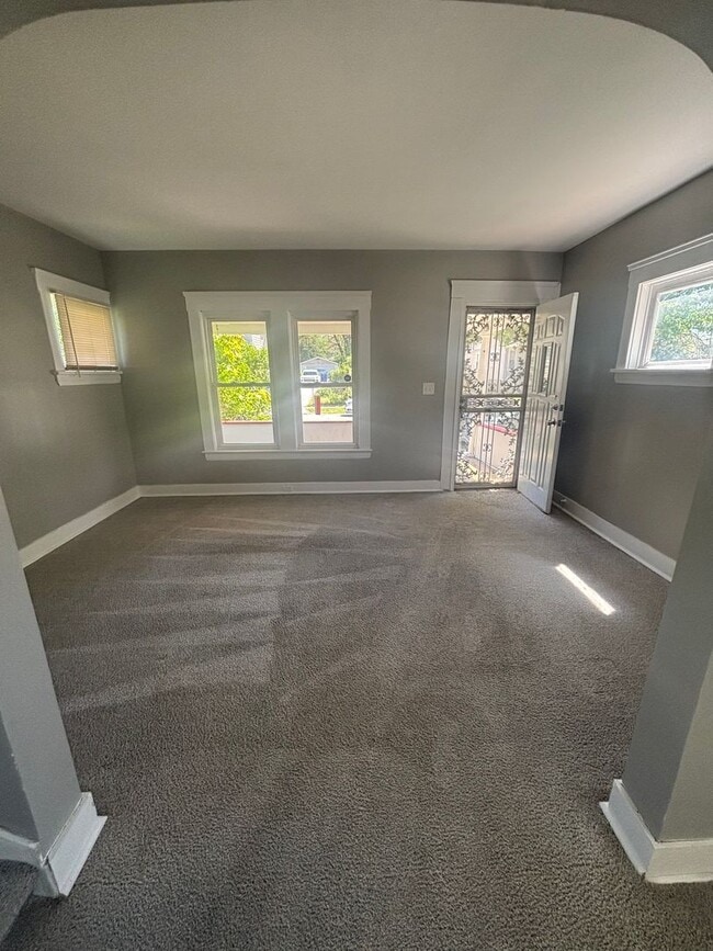 Photo - 3bd Single Cash Pay