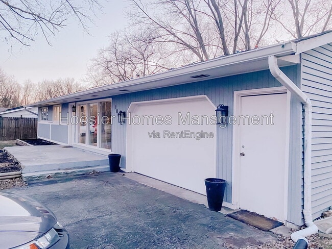 Photo - 10818 Broadway St