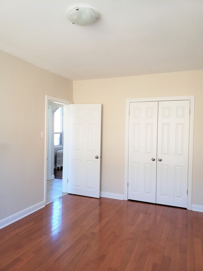 Photo - Newly renovated , large bright unit in a very quiet residential area Unit 4