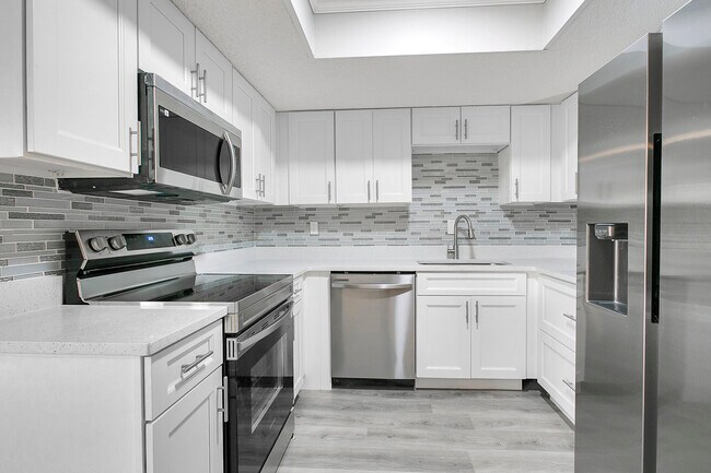 Photo - 513 Fairways Ln