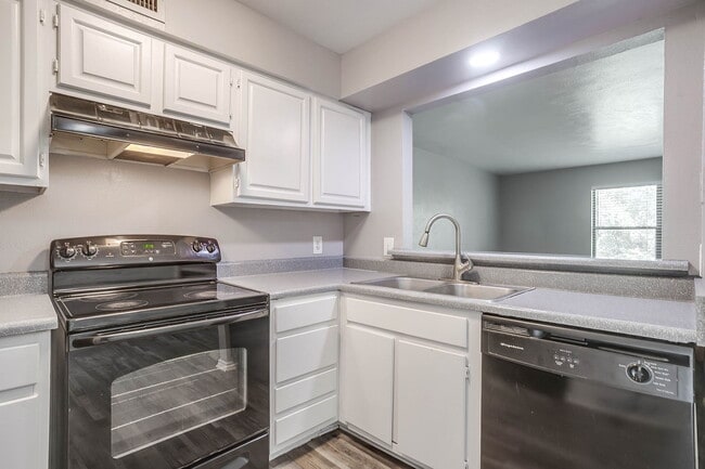 Photo - Foxfire Apartment Homes