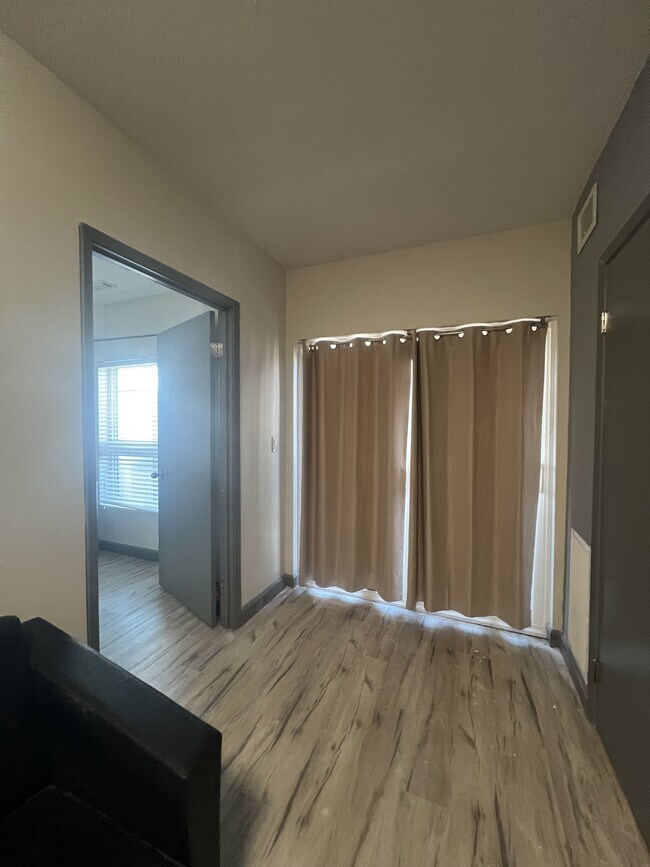 Photo - 258A Sunview St