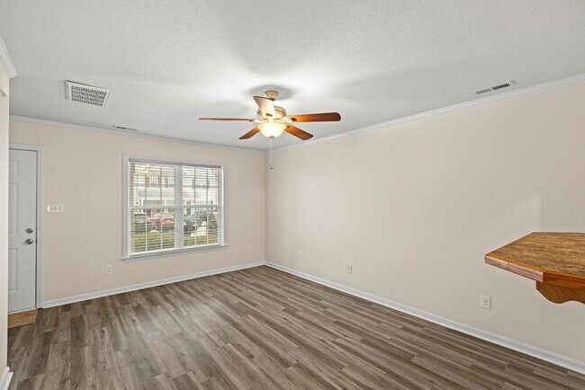 Photo - Adorable townhome with beautiful upgrades!