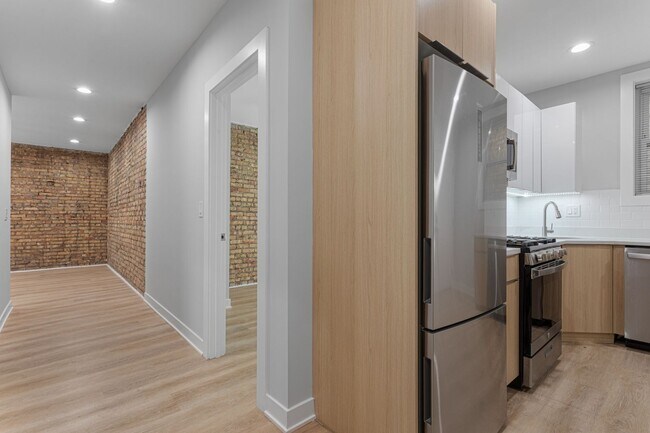 Photo - 7383 N Damen Ave