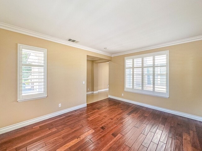 Photo - SD: Spacious 5B/4BA Home with Private Patio, Backyard & Soaking Tub