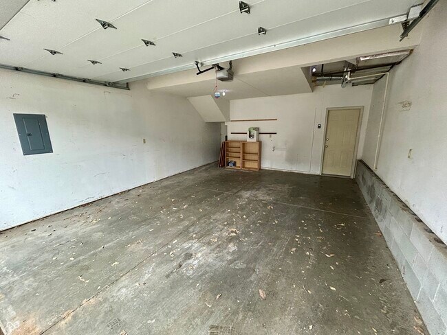 Photo - 2049 Alabama St