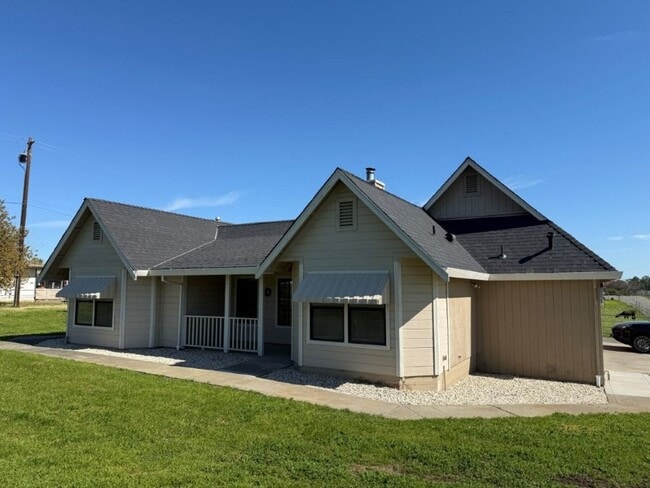 Photo - Unique 2 Bedroom Country Property Vacaville *Star Rentals