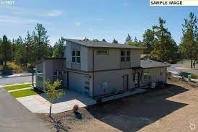 Building Photo - One bedroom apartment with washer/dryer
