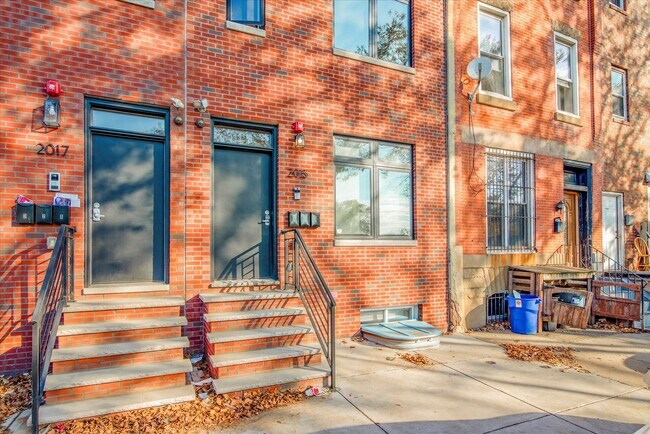 Building Photo - 2015 N College Ave