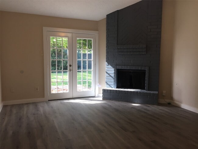 Photo - 1138 Oxford Dr