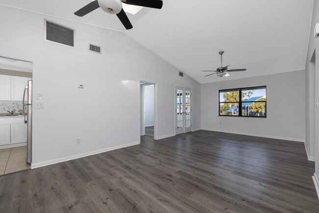 Building Photo - 6195 NW 186th St Unit 5 Rental