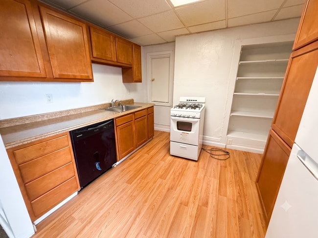 Building Photo - 1603 Arlington Ave Unit 3