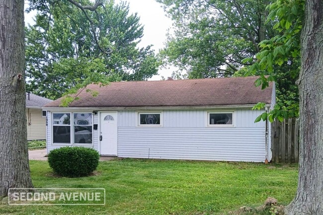 Photo - 1038 E 349th St House