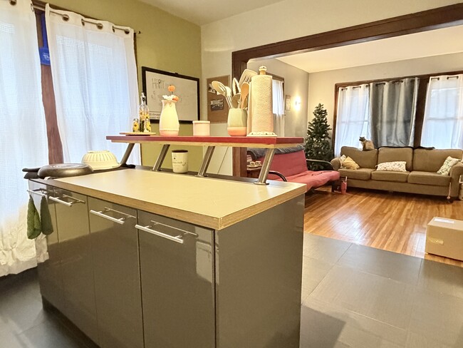 Photo - 693 Partington Ave Unité 2