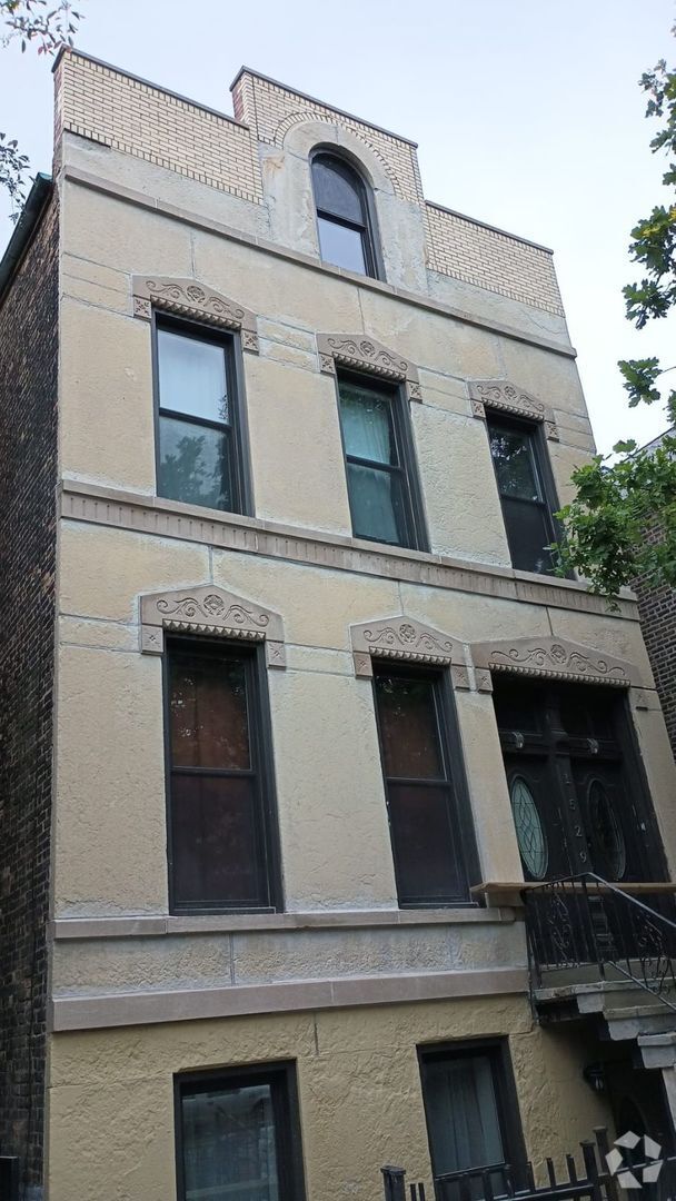 Building Photo - 1529 W Cullerton St Rental