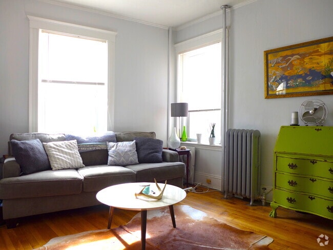 Building Photo - 128 Coolidge St Rental