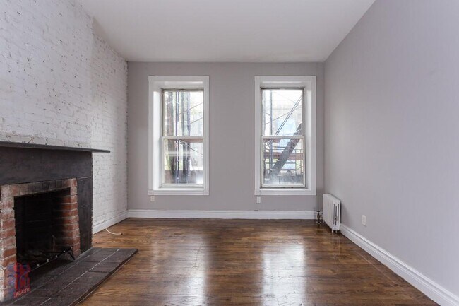 51 Leroy St Unit 4D