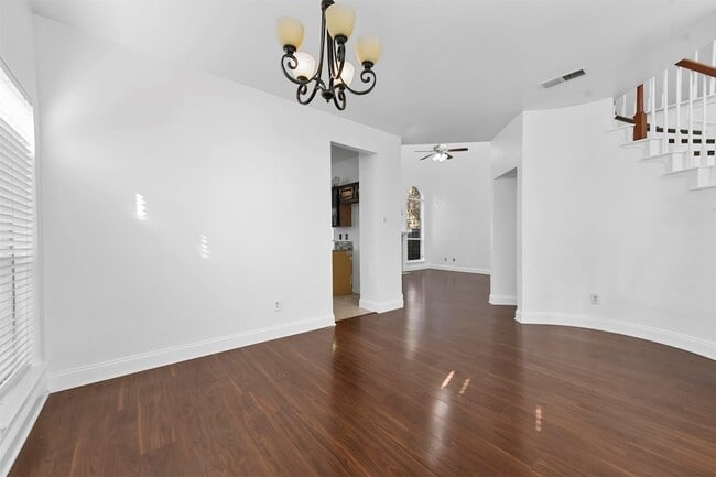 Photo - 434 Moonlight Way