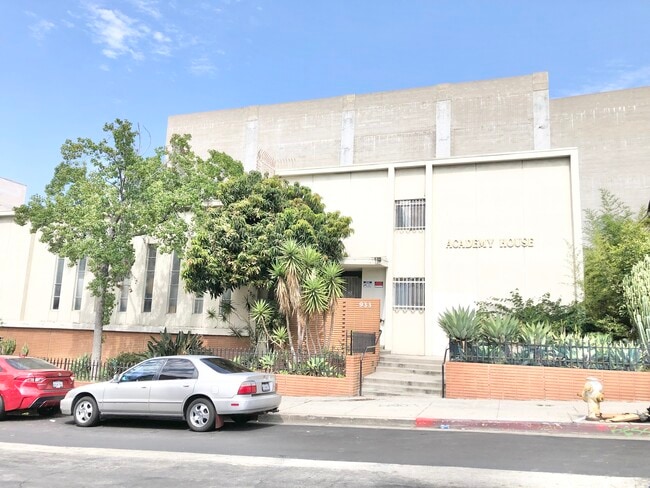 Building Photo - 933 Grattan St Unit 110 Rental