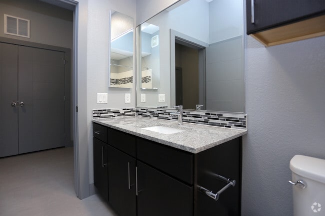1BR, 1BA - Quattro