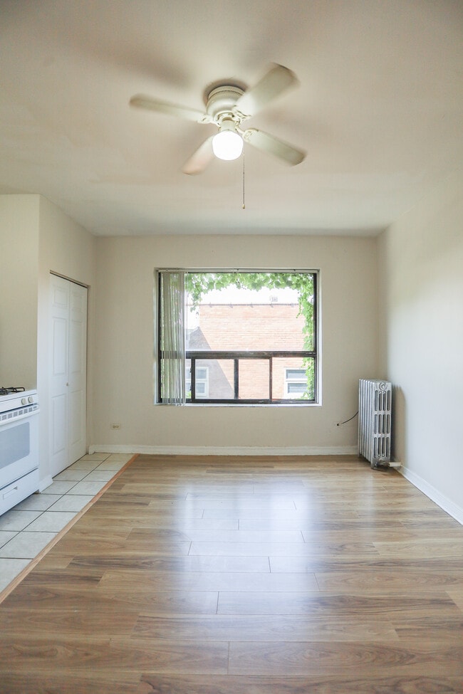 Photo - 1628 W Morse Ave Unit #315