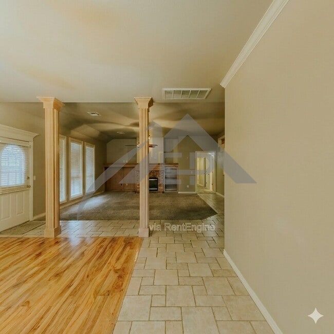 Photo - 14001 Arapaho Rd