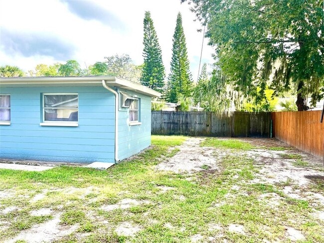 Photo - 6431 Old Main St